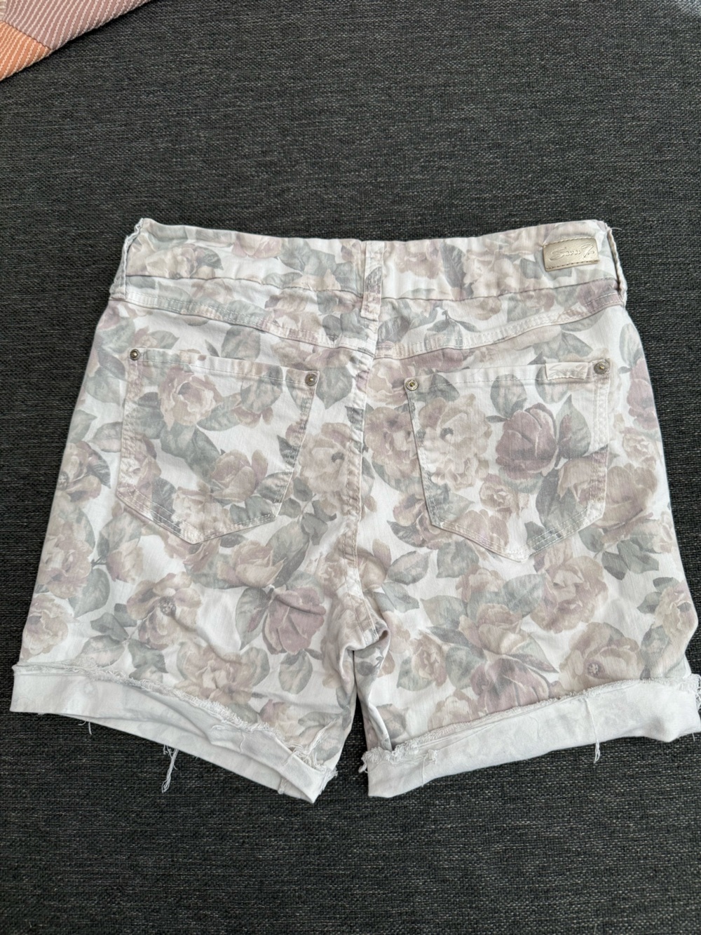 Seven 7 90’s Y2K Floral Print Women's Denim Shorts - White Blush trending mid - Picture 7 of 12